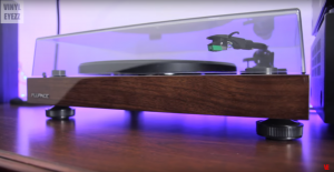 Vinyl Eyezz Takes the Fluance RT81 For a Spin